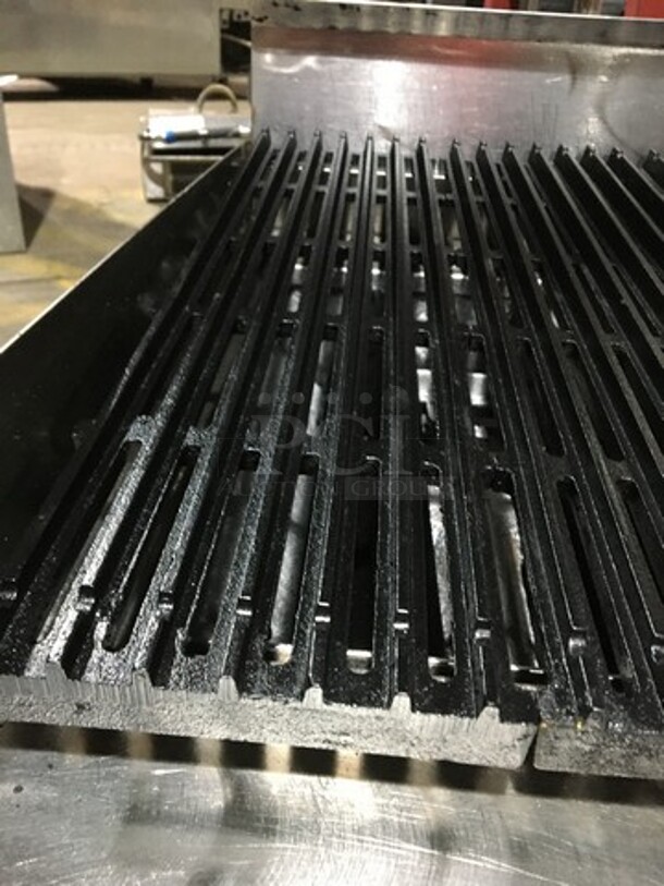 Star Max Commercial Countertop Natural Gas Powered Char Broiler Grill! With Backsplash! All Stainless Steel! On Legs! - Image 6 of 8