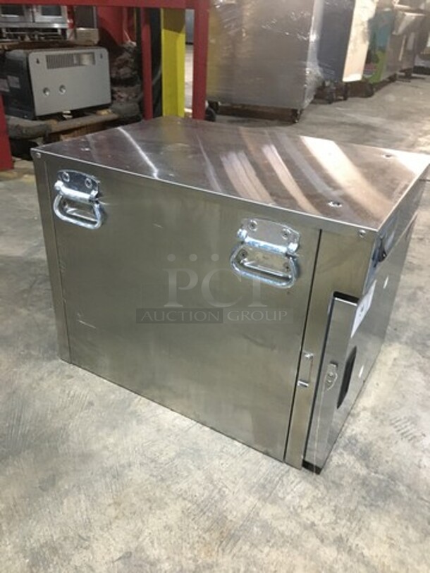 WOW! 2017 LATE MODEL! Alto Shaam Commercial Under The Counter Food Warming Cabinet! All Stainless Steel! Model 300S Serial 2046859000! 120V 1Phase! - Image 2 of 9