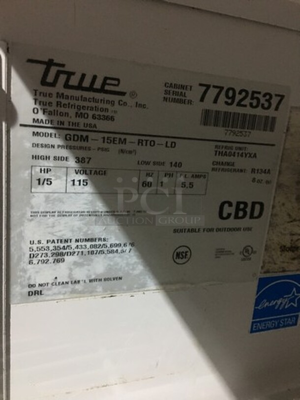 True Single Door Reach In Refrigerator Merchandiser! With Poly Coated Racks! Model GDM15EMRTOLD Serial 7792537! 115V 1Phase!
 - Image 8 of 9
