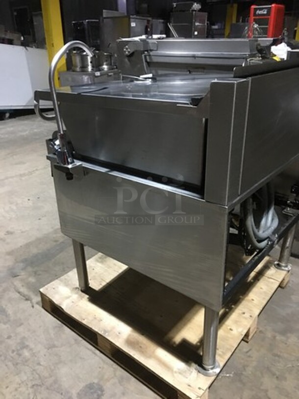 Cleveland Commercial Electric Powered Tilting Braising Pan/Tilt Skillet! All Stainless Steel! On Legs! - Image 3 of 10
