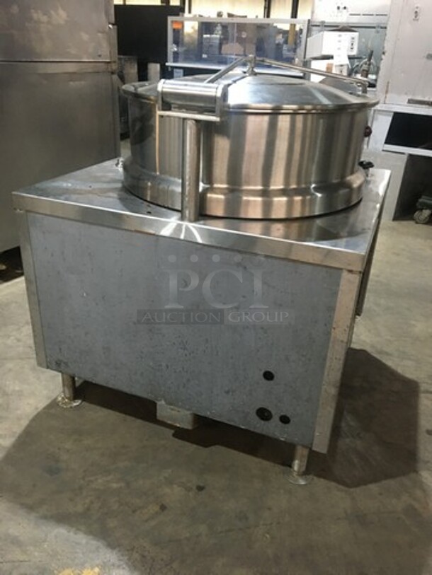 Vulcan Commercial 40 Gallon Tilting Steam Kettle! All Stainless Steel! Model VDMT40 Serial AP102391010U7027! On Legs! - Image 4 of 10