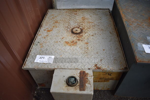 Metal Commercial Grease Trap. 21x29x10 - Image 4 of 4