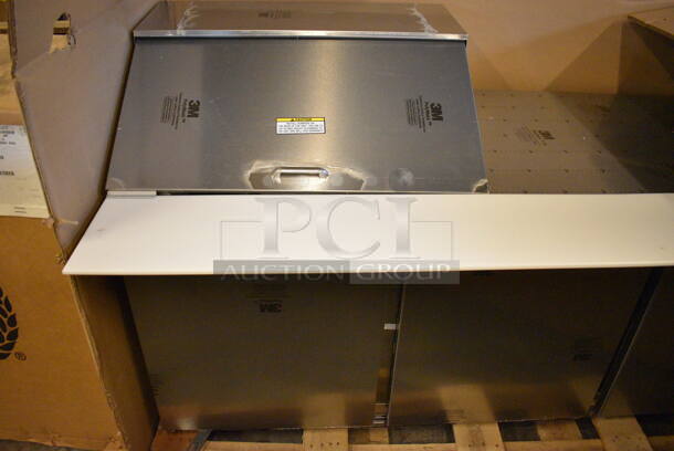 BRAND NEW! Beverage Air Model SPE72-12M Stainless Steel Commercial Sandwich Salad Prep Table Bain Marie Mega Top w/ 12 BRAND NEW IN BOX Vollrath 1/6 Size Drop In Bins and 4 BRAND NEW IN BOX Commercial Casters. 115 Volts, 1 Phase. 72x36.5x40. Tested and Working! - Image 2 of 9