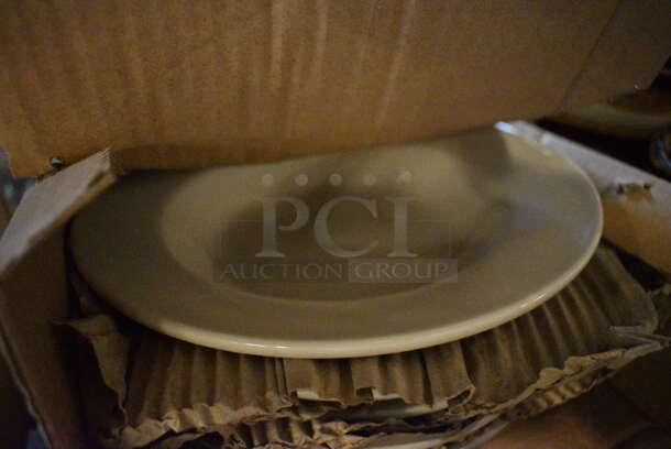 6 BRAND NEW IN BOX! White Ceramic Pasta Plates. 9x9x2. 6 Times Your Bid! - Image 2 of 2
