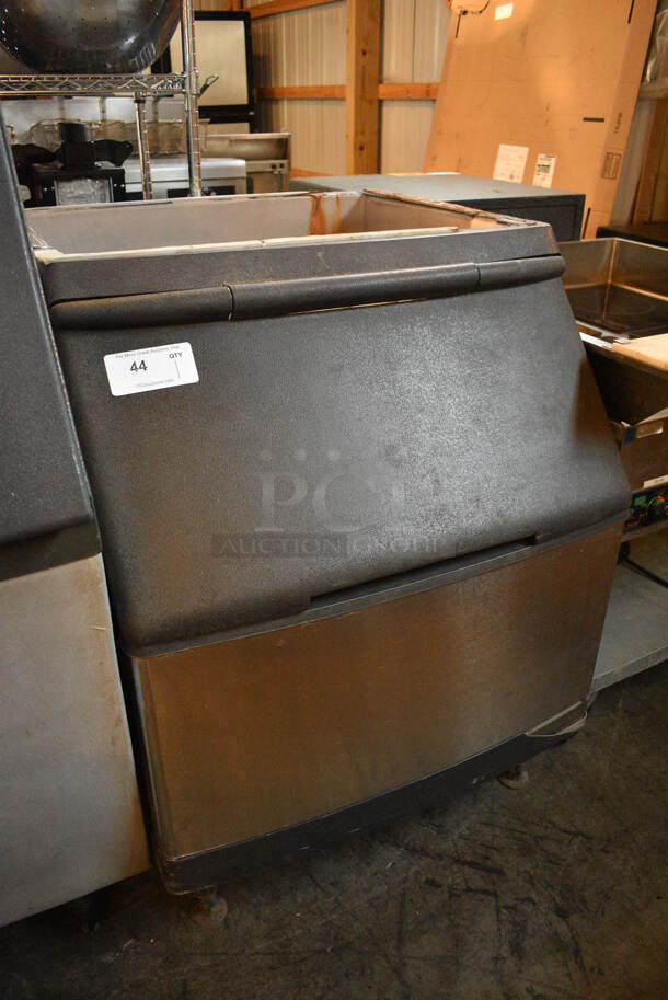 NICE! Manitowoc Model S400 Stainless Steel Commercial Ice Bin w/ Poly Flap Lid. 30x33x39 - Image 2 of 6