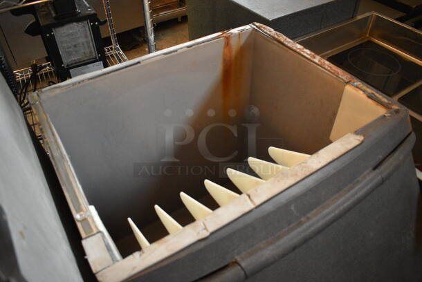 NICE! Manitowoc Model S400 Stainless Steel Commercial Ice Bin w/ Poly Flap Lid. 30x33x39 - Image 3 of 6