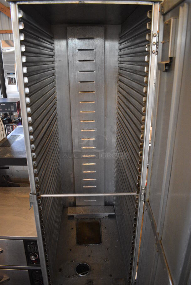 NICE! CresCor Crown X Metal Commercial Portable Heated Holding Cabinet on Commercial Casters. 21x31x70. Tested and Working! - Image 4 of 9