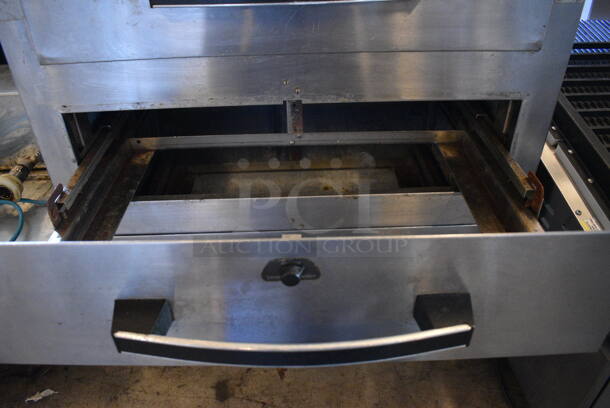 NICE! Toastswell Stainless Steel Commercial Countertop 3 Drawer Warming Drawer. 28.5x21.5x32. Could Not Test - Unit Trips Breaker - Image 5 of 7
