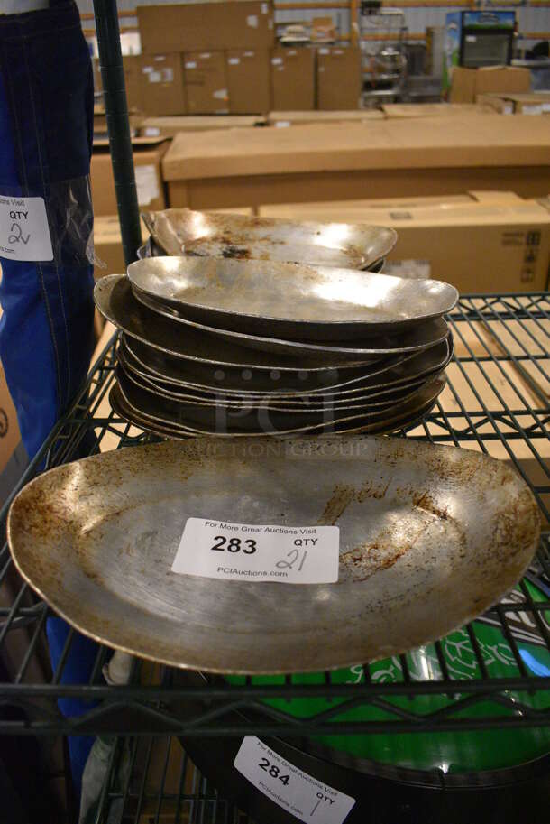 21 Metal Oval Plates. 12x8.5x1.5. 21 Times Your Bid!