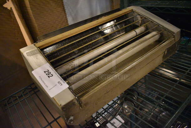 Metal Commercial Bug Zapper. 21x13x7 - Image 2 of 3