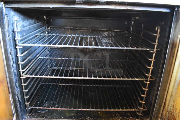 WOW! Duke ENERGY STAR Stainless Steel Commercial Gas Powered Full Size Convection Oven w/ View Through Doors, Metal Oven Racks and Thermostatic Controls. 38x41x31 - Image 5 of 10