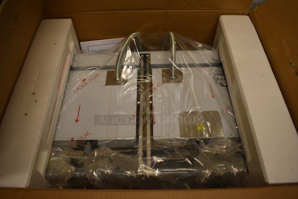 BRAND NEW! Electrolux Model DGSS-20 Stainless Steel Commercial Countertop Electric Powered Double Panini Press. 230 Volts, 1 Phase. 23x18x10 - Image 4 of 9
