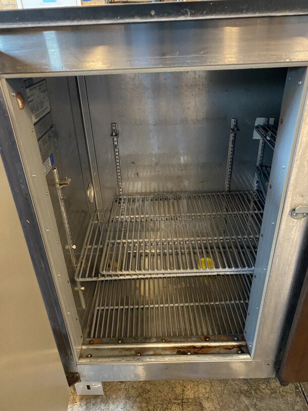 Perlick Model C5064ESCUL Metal Commercial 3 Door Undercounter Cooler. 115 Volts, 1 Phase. 87x24x41. Tested and Does Not Power On - Image 2 of 7