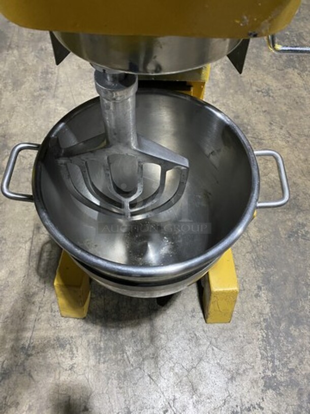 Presto 30 Quart Floor Style Planetary Mixer! With Stainless Steel Bowl & Bowl Guard! With Dough Paddle Attachment! Model SP300A Serial 1610300707! 110V 1Phase! - Image 6 of 9