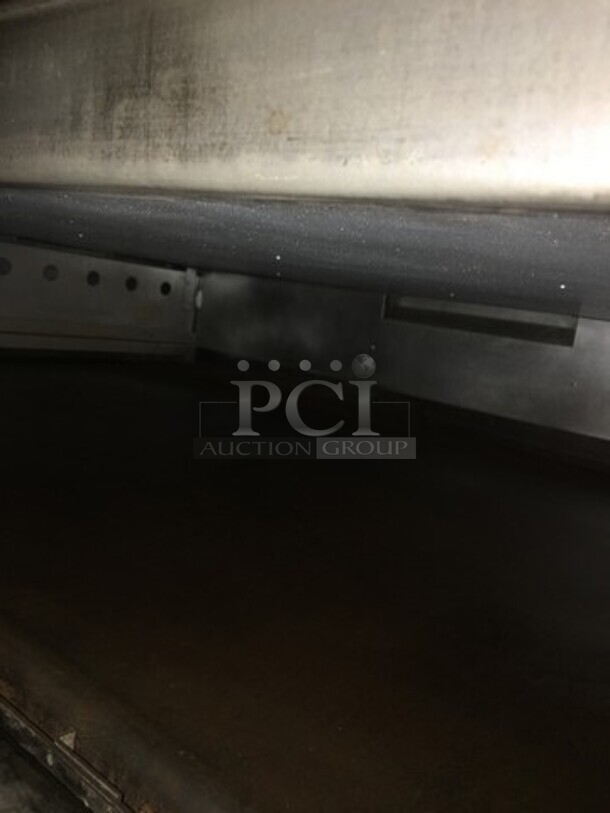 Amazing! Vulcan Double Stacked Natural Gas Powered Baking/Roasting Oven! With 4 Doors! Model 7016A1T Serial 3G-1002821! On Legs! 2 X Your Bid Makes One Unit! - Image 6 of 8
