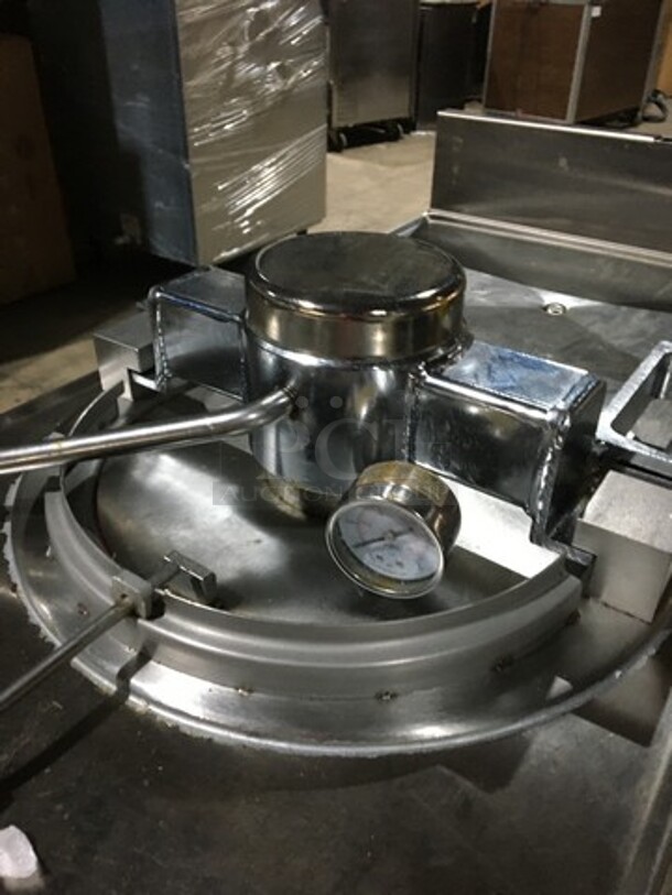 Wells Commercial Electric Powered Pressure Fryer! All Stainless Steel! Model WFPE30F Serial FPE300911A0001! 380/415V! On Legs! - Image 6 of 11