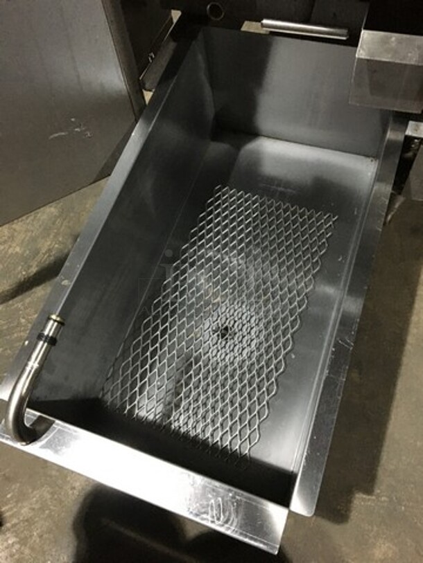 Wells Commercial Electric Powered Pressure Fryer! All Stainless Steel! Model WFPE30F Serial FPE300911A0001! 380/415V! On Legs! - Image 9 of 11