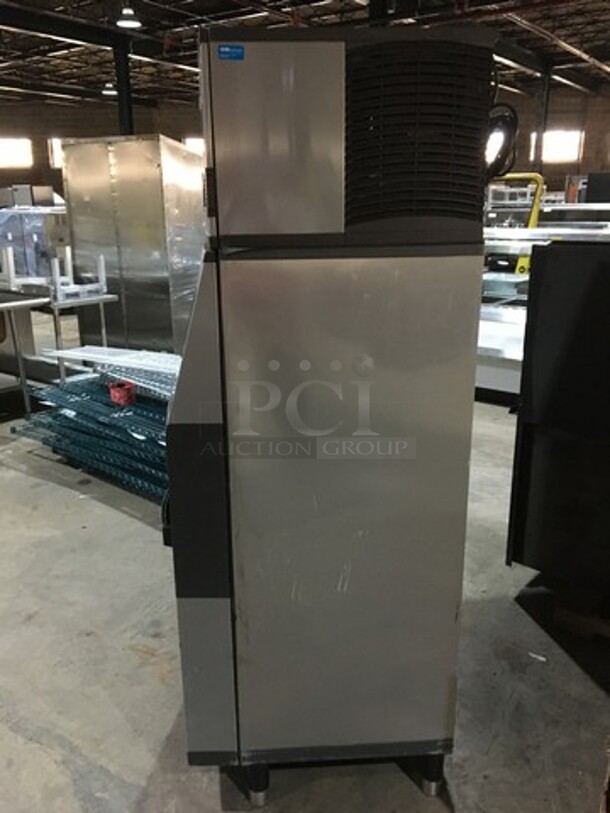 Manitowoc Commercial Ice Making Machine! With Ice Bin/Ice Dispenser! All Stainless Steel! Model ID0303W161 Serial 1120499835! 115V 1Phase! Ice Bin Model SPA310 610188490! 115V 1Phase! On Legs! 2 X Your Bid! Makes One Unit! - Image 2 of 10