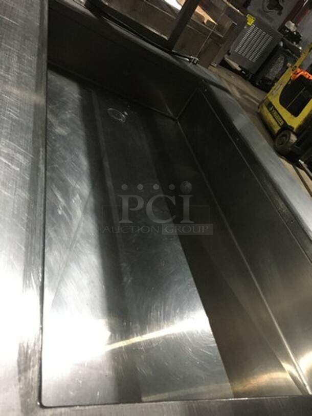 Delfield Refrigerated All Stainless Steel Refrigerated Cold Pan Salad Bar Island Merchandiser! With Sneeze Guard! Model KCSC50NU Serial 59213213M! 115V 1 Phase! On Commercial Casters! - Image 5 of 10