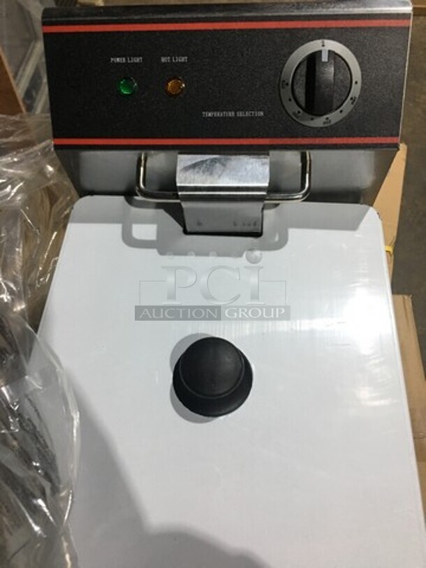Brand New In The Box! 2020 USR Counter Top Electric Powered Deep Fat Fryer! Model DF6L Serial 200651134! 120V 1Phase! - Image 3 of 5