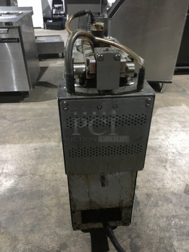 Garland Commercial Electric Powered Dual Side Clamshell Broiler! All Stainless Steel! Model CXBE12 Serial 1403100100957! 208V 3Phase! On Casters! - Image 4 of 11