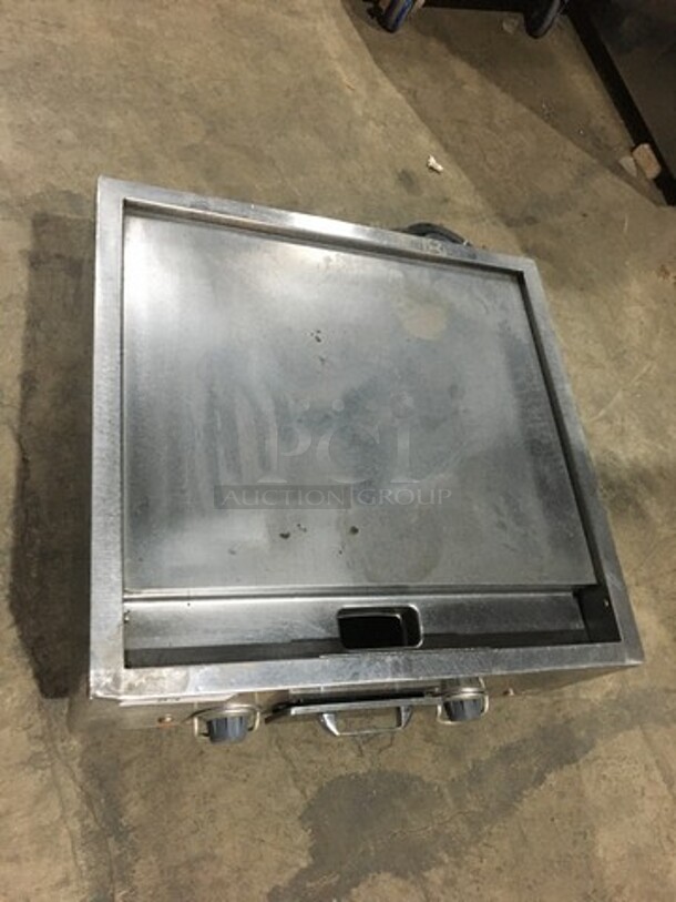 BEAUTIFUL! Wells Commercial Countertop Electric Powered 24 Inch Flat Griddle! All Stainless Steel! On Legs! - Image 5 of 7