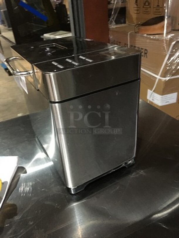 Aicok Scratch-N-Dent Bread Maker! Model MBF013! 120V 1 Phase! - Image 3 of 8