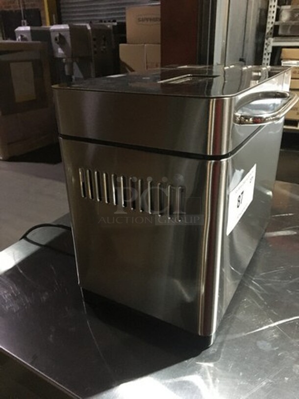 Aicok Scratch-N-Dent Bread Maker! Model MBF013! 120V 1 Phase! - Image 2 of 8