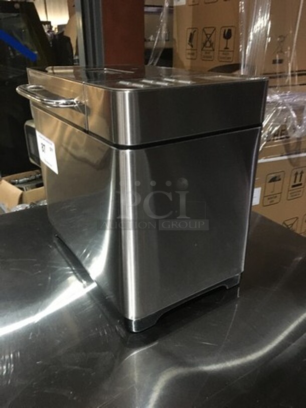 Aicok Scratch-N-Dent Bread Maker! Model MBF013! 120V 1 Phase! - Image 3 of 8