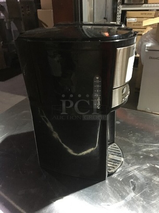 Hamilton Beach Countertop Coffee Brewing Machine! Model 47950 Serial B3681DJ! 120V! - Image 2 of 11