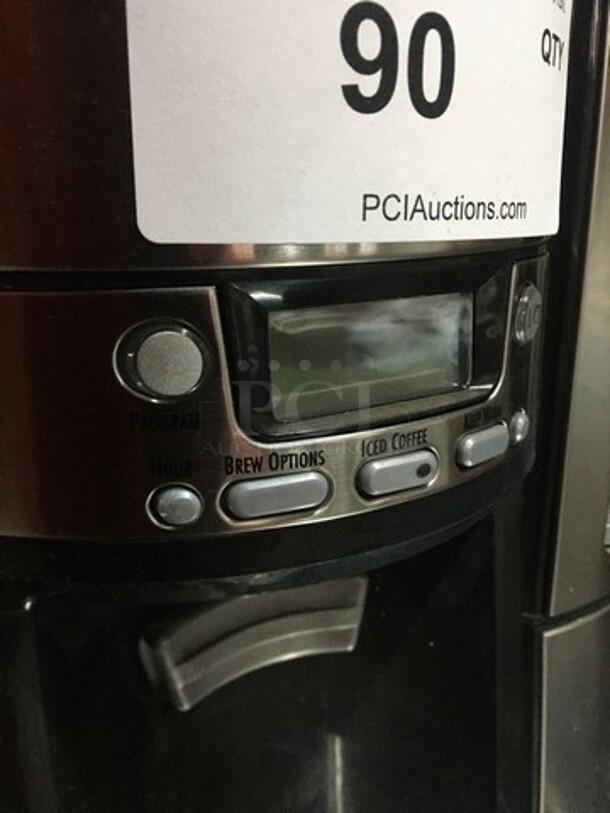 Hamilton Beach Countertop Coffee Brewing Machine! Model 47950 Serial B3681DJ! 120V! - Image 7 of 11