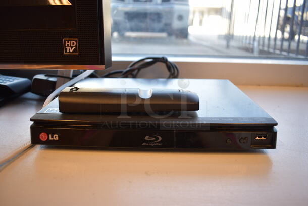 Vizio Model VO37L HDTV10A Television. BUYER MUST REMOVE. Tested and Working! (daycare) - Image 3 of 4