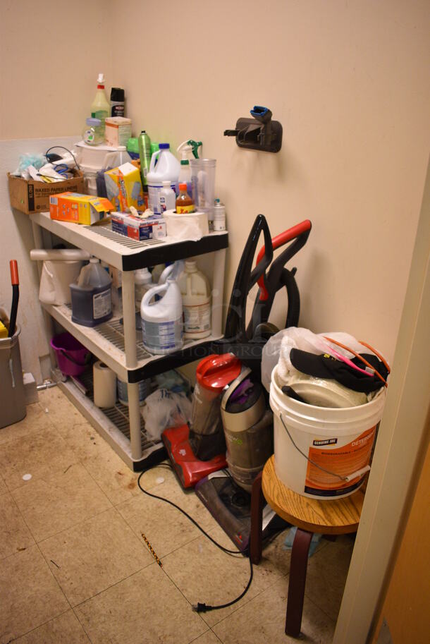 ALL ONE MONEY! Room Lot of Various Items Including Cleaner and Vacuum Cleaner! BUYER MUST REMOVE. (womens locker room) - Image 3 of 4