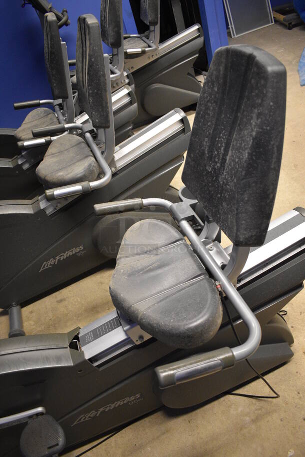 NICE! Life Fitness Metal Commercial Floor Style Seated Stationary Bicycle w/ Life Fitness Monitor. BUYER MUST REMOVE. 27x56x71. Tested and Does Not Power On. (spin cycle room closet) - Image 5 of 7