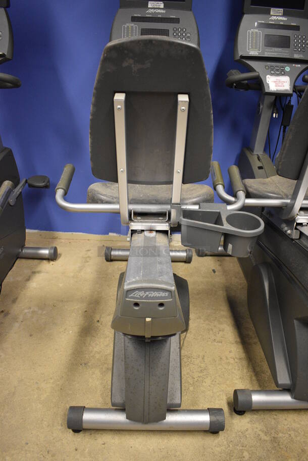 NICE! Life Fitness Metal Commercial Floor Style Seated Stationary Bicycle w/ Life Fitness Monitor. BUYER MUST REMOVE. 27x56x71. Tested and Does Not Power On. (spin cycle room closet) - Image 4 of 9