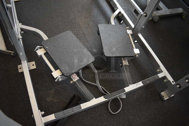 NICE! Hammer Strength Gray Metal Floor Style Squat Rack w/ Olympic Bar. Does Not Include Weight Plates. BUYER MUST REMOVE - Unit May Need Disassembly For Removal. 65x73x91. (weight room) - Image 6 of 9