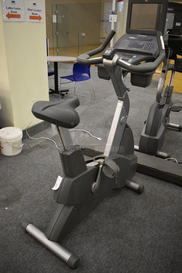 GREAT! Life Fitness Model 95ci Metal Floor Style Upright Stationary Bicycle w/ Life Fitness Monitor. BUYER MUST REMOVE. 24x50x63. Tested and Working! (lobby)
 - Image 7 of 7