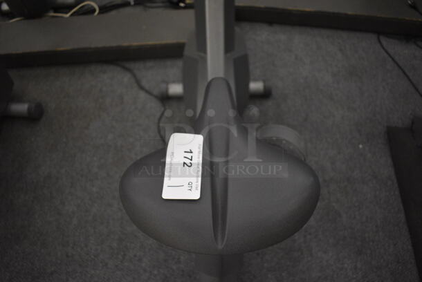 GREAT! Life Fitness Model 95ci Metal Floor Style Upright Stationary Bicycle w/ Life Fitness Monitor. BUYER MUST REMOVE. 24x50x63. Tested and Working! (lobby)
 - Image 4 of 9