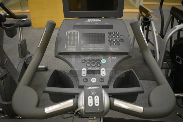 GREAT! Life Fitness Model 95ci Metal Floor Style Upright Stationary Bicycle w/ Life Fitness Monitor. BUYER MUST REMOVE. 24x50x63. Tested and Working! (lobby)
 - Image 5 of 9