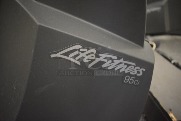 GREAT! Life Fitness Model 95ci Metal Floor Style Upright Stationary Bicycle w/ Life Fitness Monitor. BUYER MUST REMOVE. 24x50x63. Tested and Working! (lobby)
 - Image 9 of 9