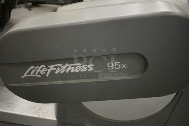 NICE! Life Fitness Model 95xi Experience Metal Floor Style Elliptical Cross Trainer Machine. BUYER MUST REMOVE. 32x86x74. Tested and Working! (lobby)
 - Image 11 of 11