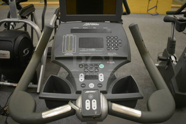 GREAT! Life Fitness Model 95ci Metal Floor Style Upright Stationary Bicycle. BUYER MUST REMOVE. 24x50x63. Tested and Working! (lobby)
 - Image 5 of 7