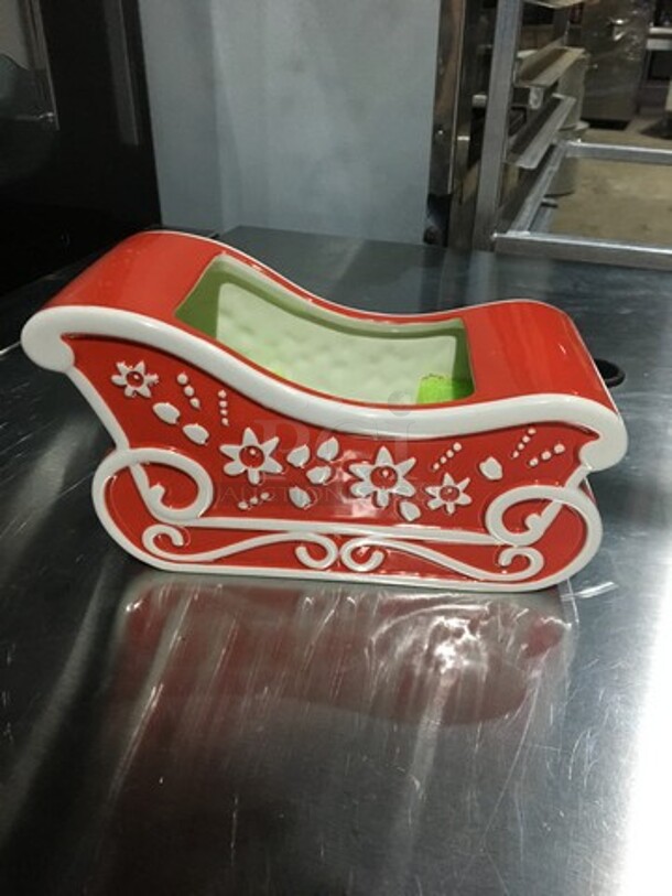 NICE! ALL ONE MONEY! Ceramic "Santa's Sleigh" Arrangement Holder! - Image 3 of 8