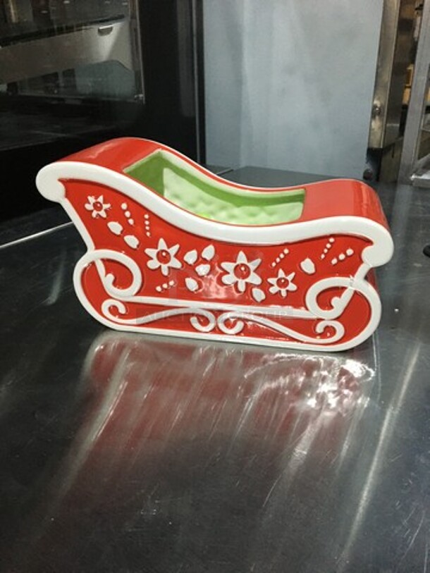 NICE! ALL ONE MONEY! Ceramic "Santa's Sleigh" Arrangement Holder! - Image 3 of 7