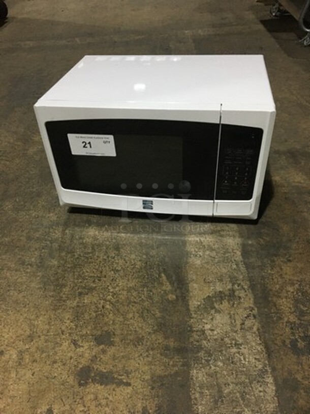 Kenmore Countertop Microwave Oven! Model 40573092310! 120V 1Phase!