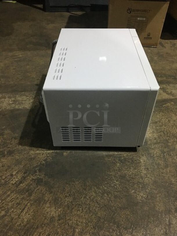 Kenmore Countertop Microwave Oven! Model 40573092310! 120V 1Phase! - Image 2 of 8