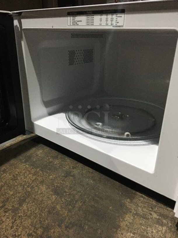 Kenmore Countertop Microwave Oven! Model 40573092310! 120V 1Phase! - Image 6 of 8