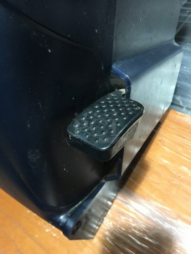 Oceans by San Jamar Wall Mount Paper Towel Dispenser! 2 X Your Bid!  - Image 6 of 6