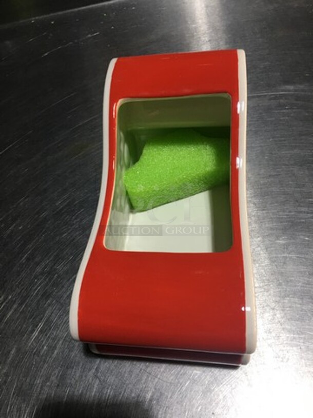 NICE! ALL ONE MONEY! Ceramic "Santa's Sleigh" Arrangement Holder!  - Image 6 of 7