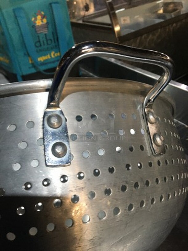 Draining Bowl! With Handles! 3 X Your Bid! - Image 4 of 6